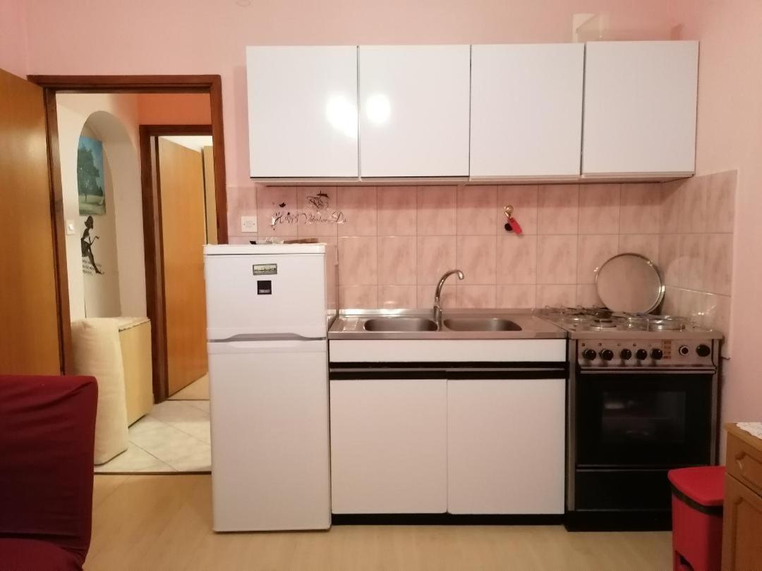 Apartmani Milisa L Primošten Exteriör bild